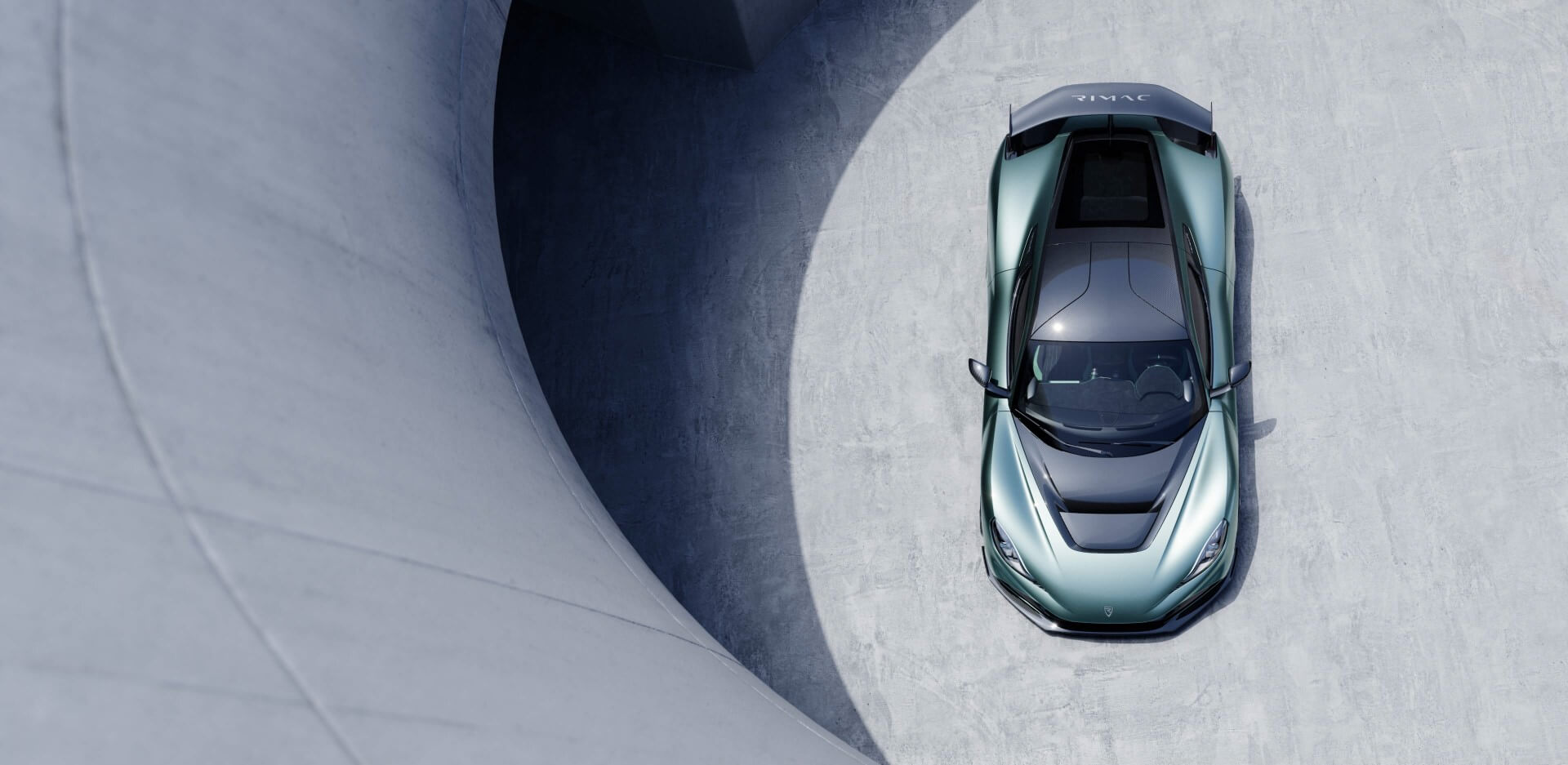 Nevera R top view in concrete hall